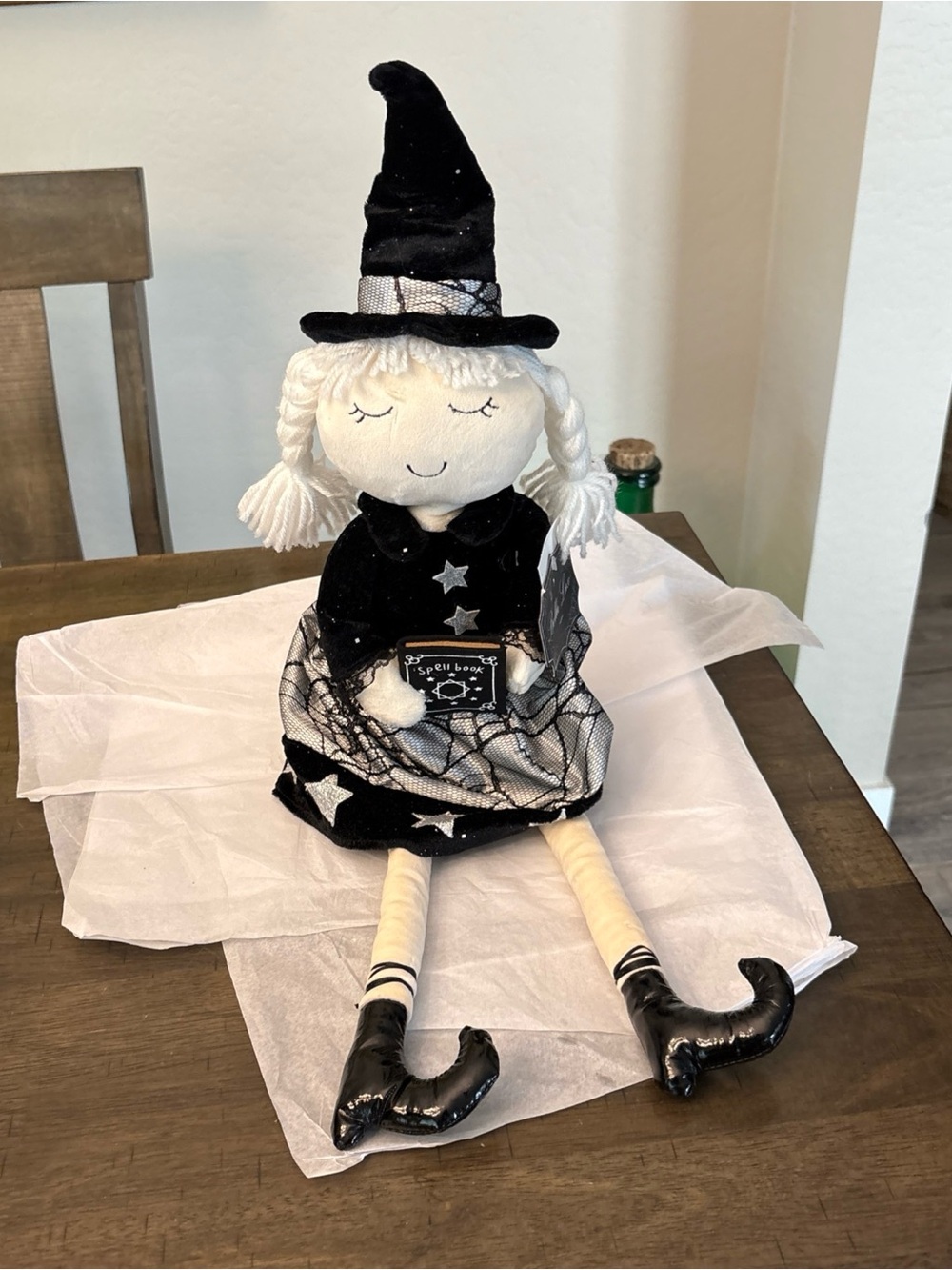 Bella Lux Halloween Shelf Sitter Plush Witch Doll Spellbook New 24“ - Picture 2 of 14
